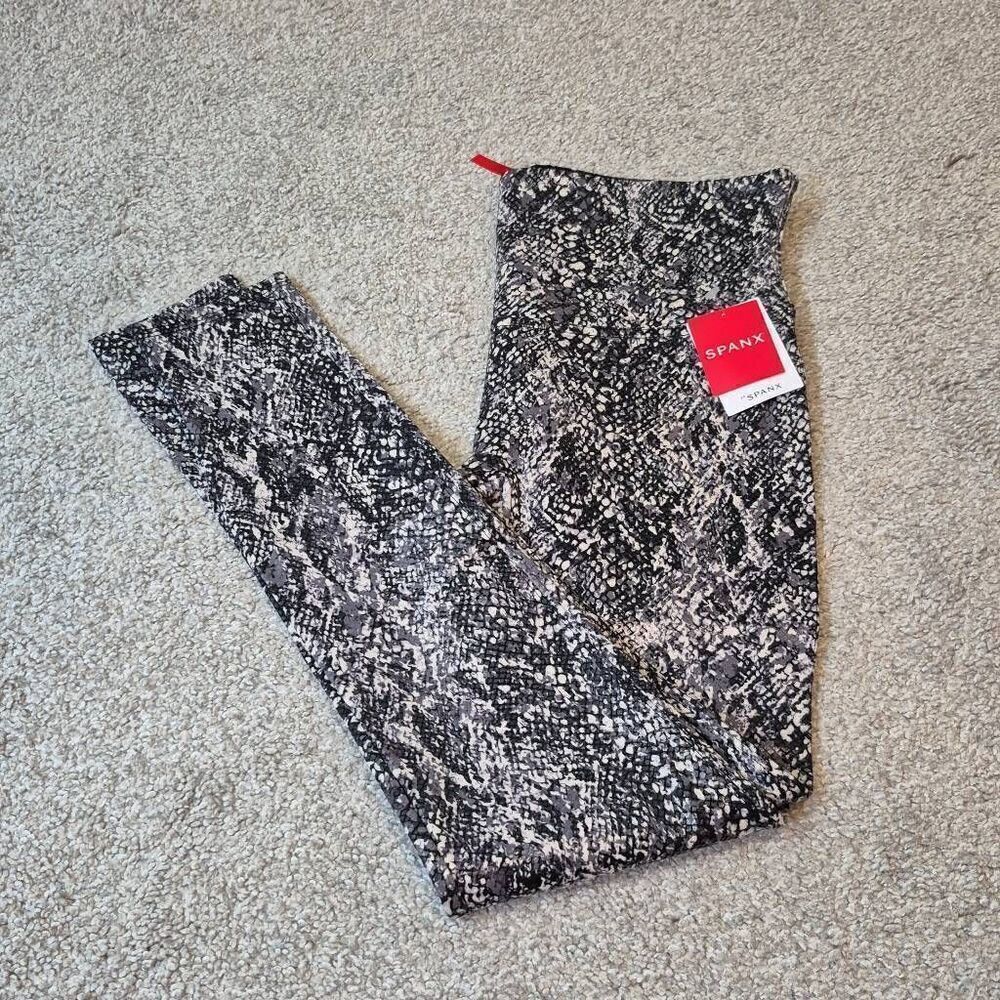 SPANX Women's Faux Leather Snake Skin Leggings Size L